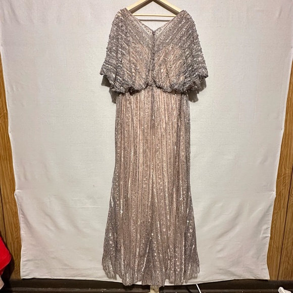 NWT Lara Cape Sleeve V-Neck Gown - size 20 - Picture 4 of 8